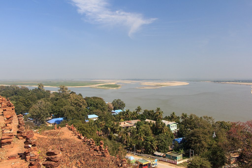 07-Irrawaddy River from the top of the Pa Hto Taw Gyi Pagoda.jpg
